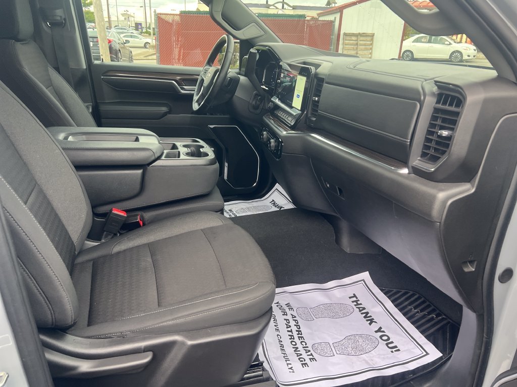 Used 2024 Gray Chevrolet LT image 26