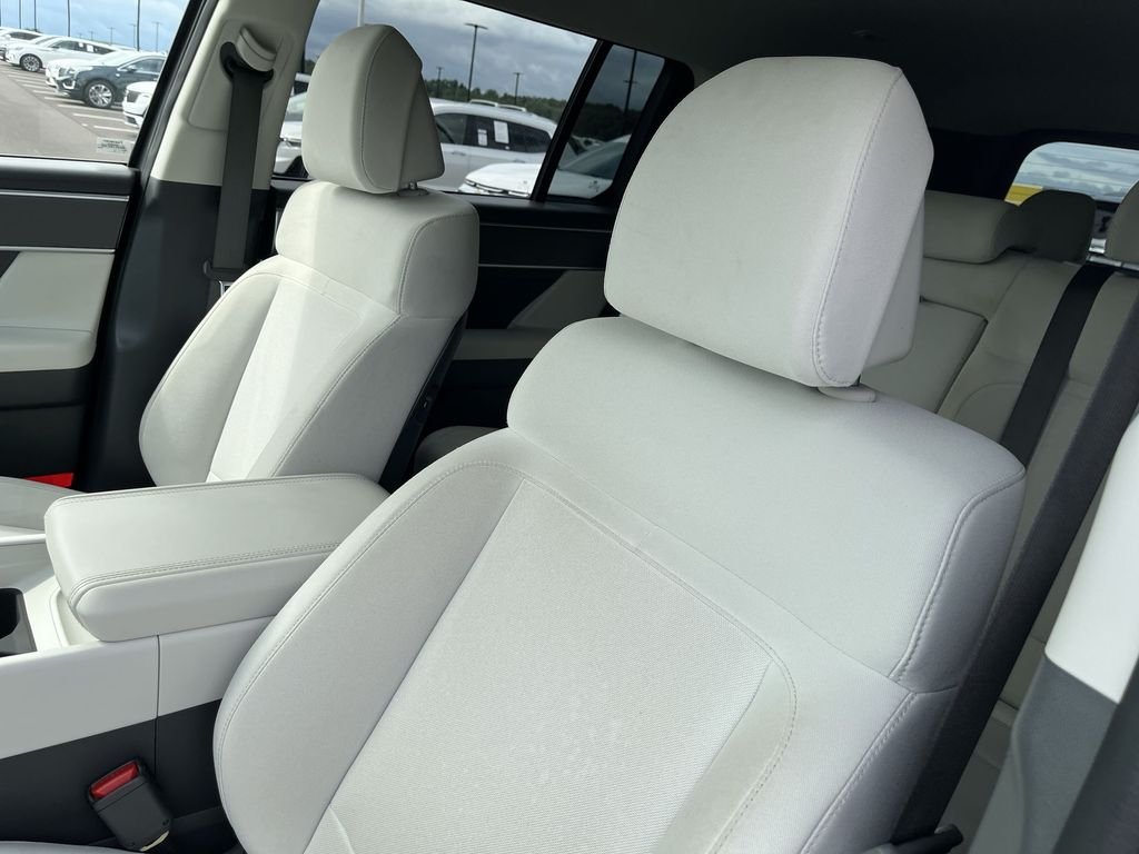Used 2025 Gray Hyundai SE image 13