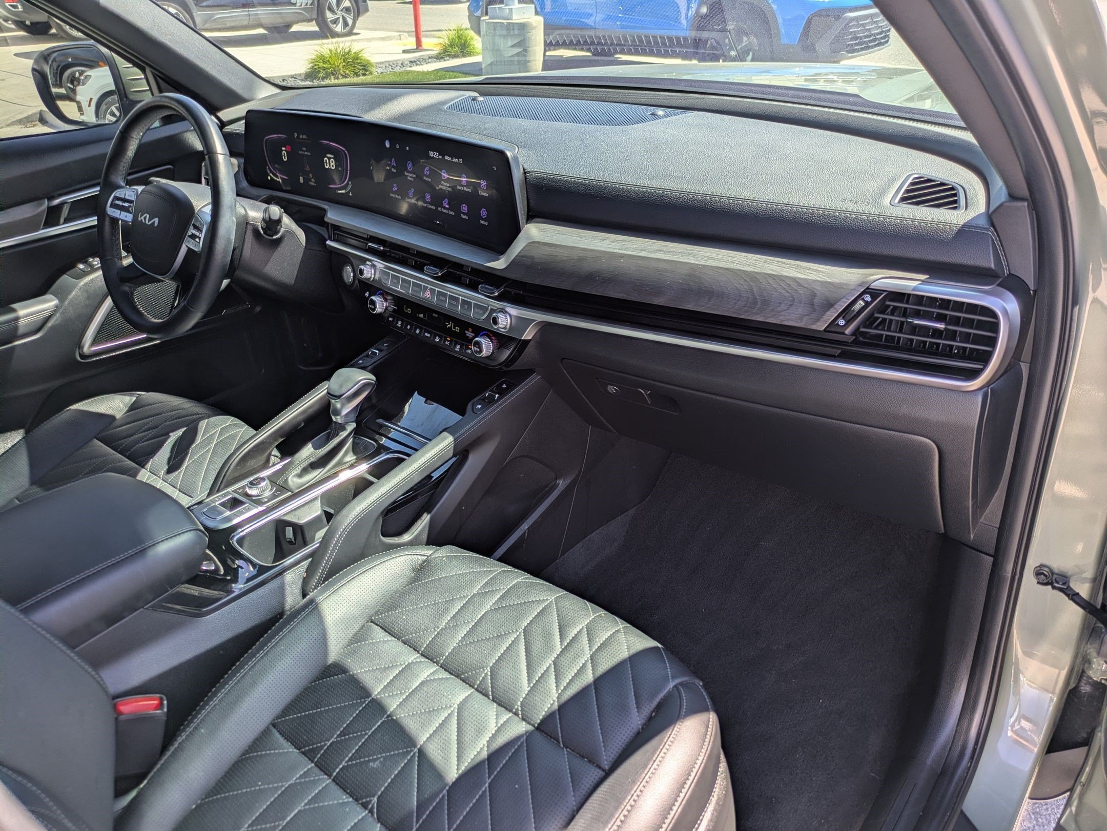 Used 2025 Jungle Green Kia EX X-Line image 35