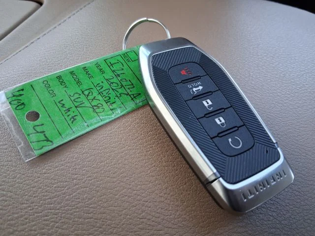Used 2025 White INFINITI SENSORY image 28