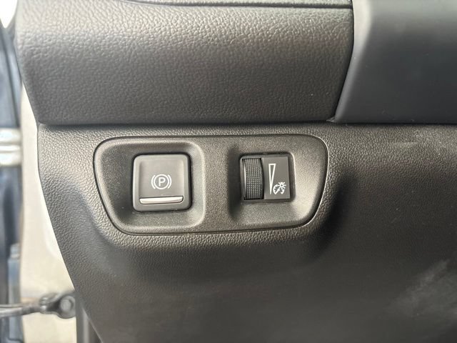Used 2023 Light Stone Metallic GMC SLE image 15
