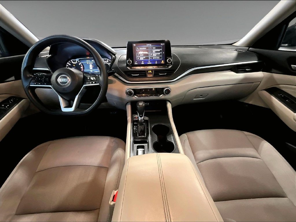 Used 2020 Black Nissan 2.5 S image 21