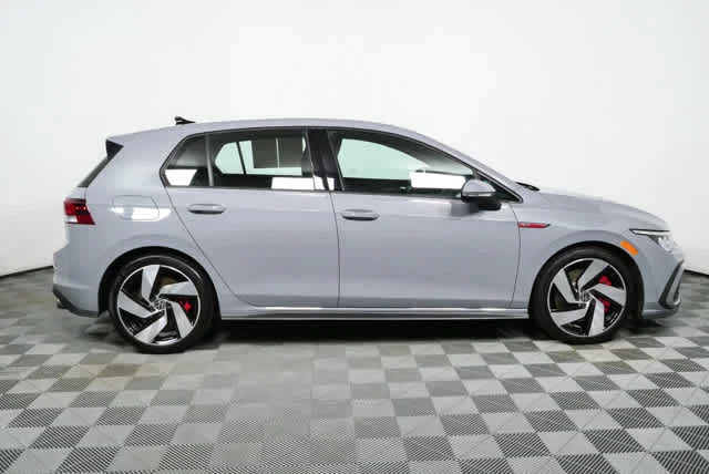 Certified Used 2022 Moonstone Gray Volkswagen SE image 2