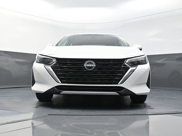 Used 2025 White Nissan SV image 32