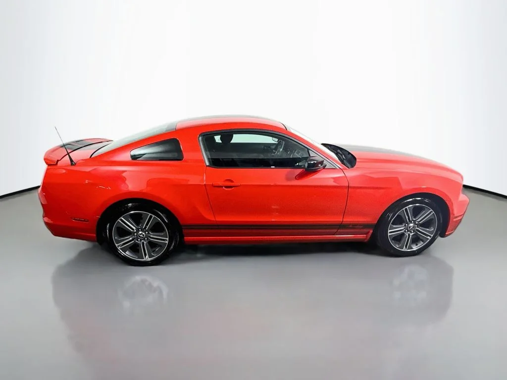 Used 2014 Race Red Ford V6 image 8