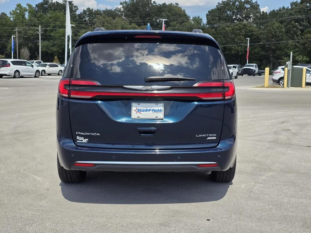 Used 2022 Fathom Blue Pearlcoat Chrysler Limited image 6