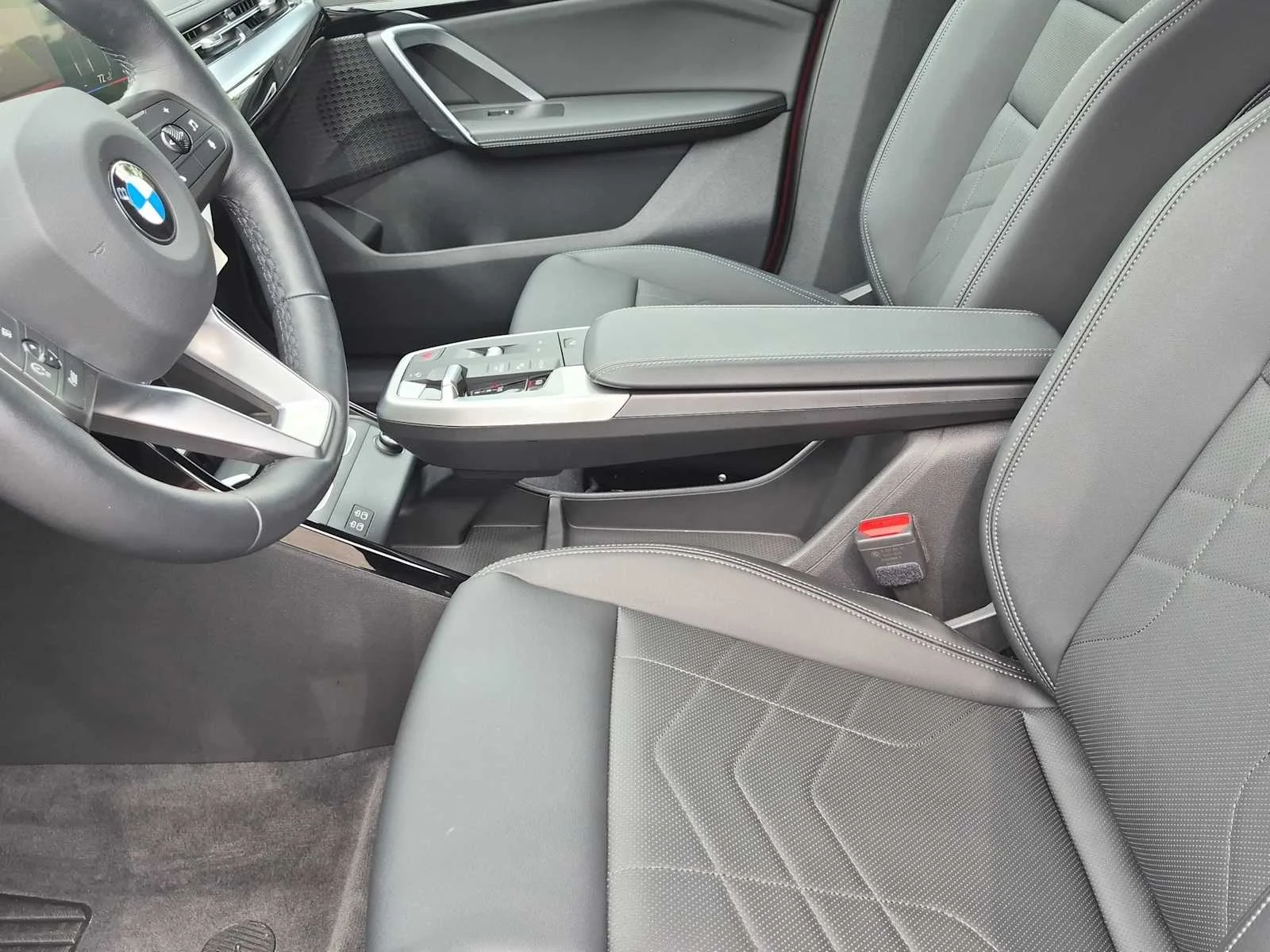 Certified Used 2026 Vegas Red Metallic BMW xDrive28i image 15