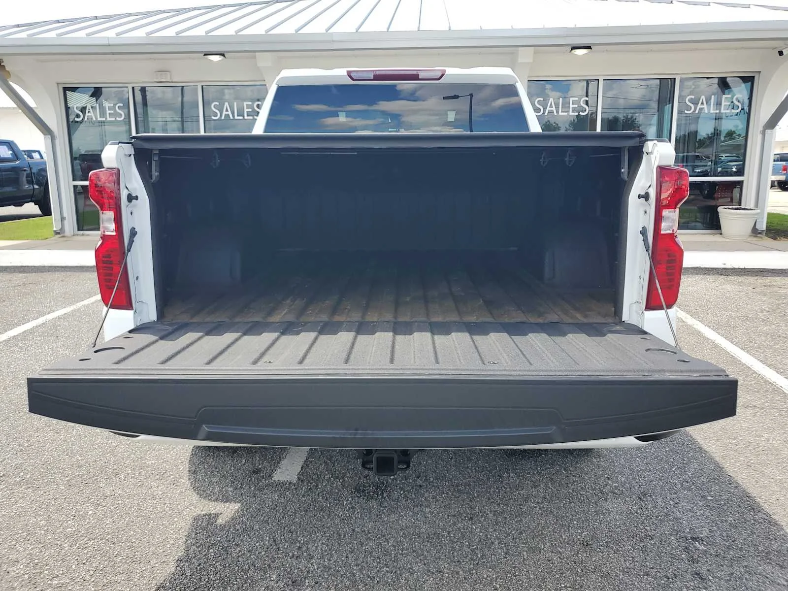 Used 2023 SUMMIT WHITE Chevrolet Custom image 6