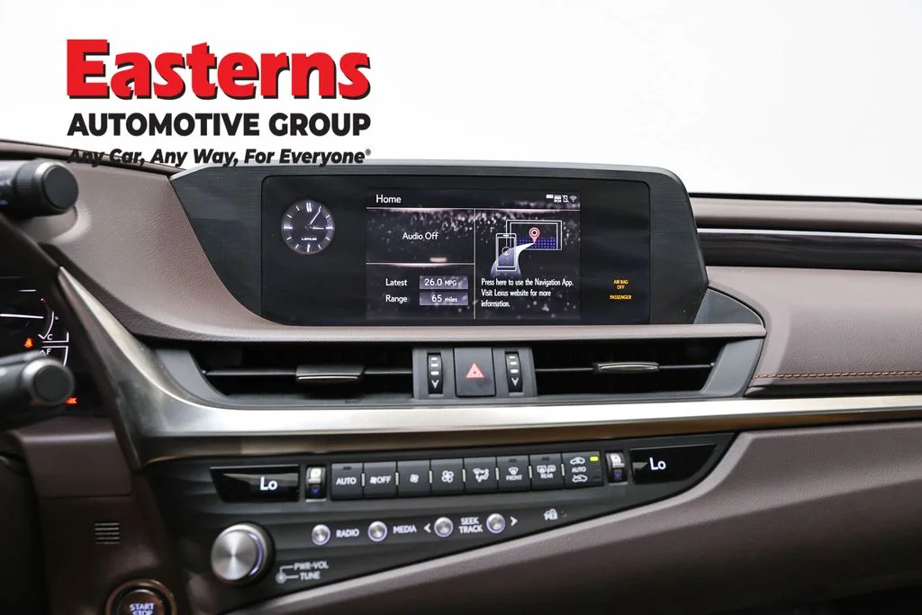 Used 2021 White Lexus 350 image 12