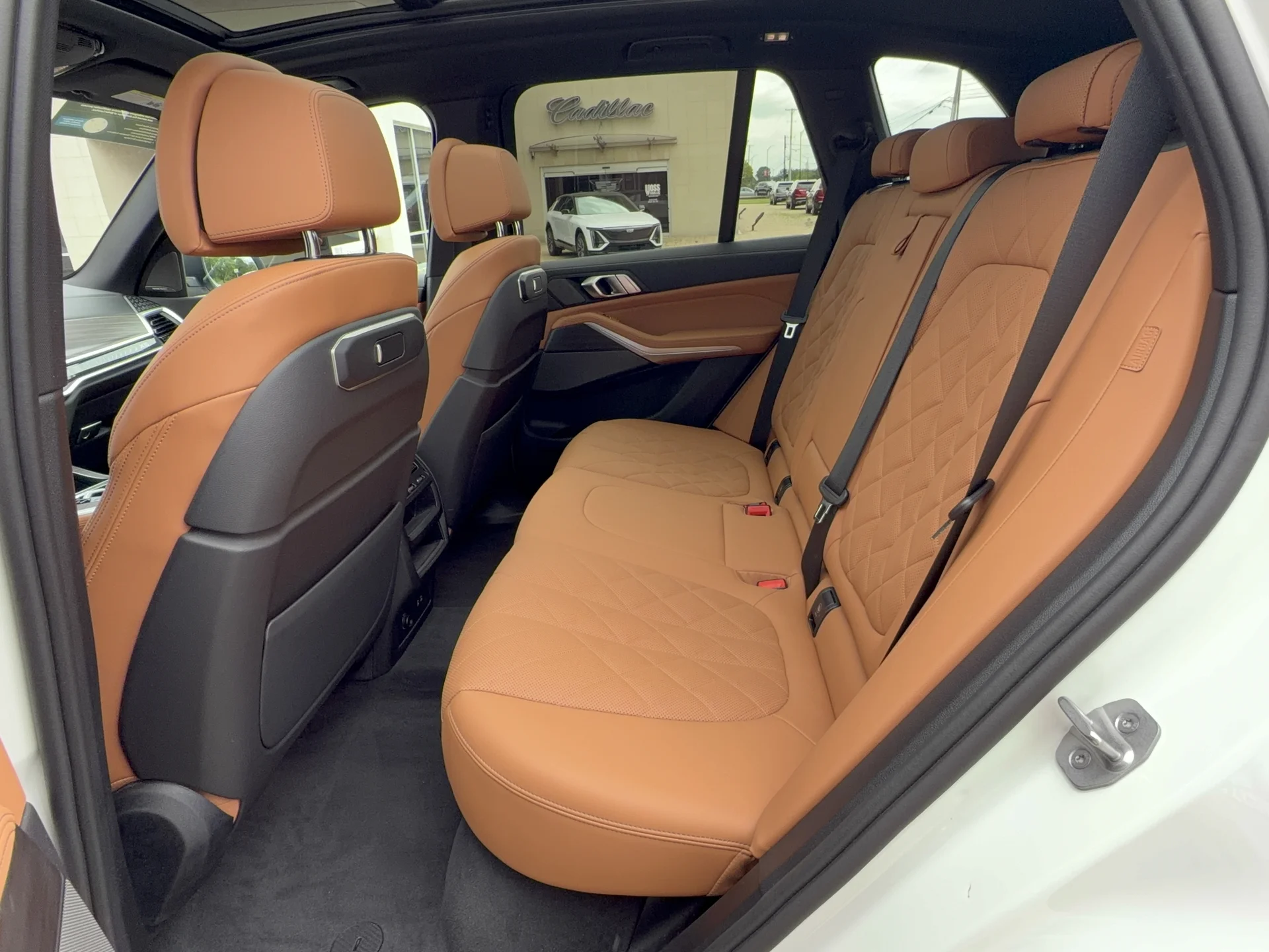 Certified Used 2024 Alpine White BMW xDrive40i image 25