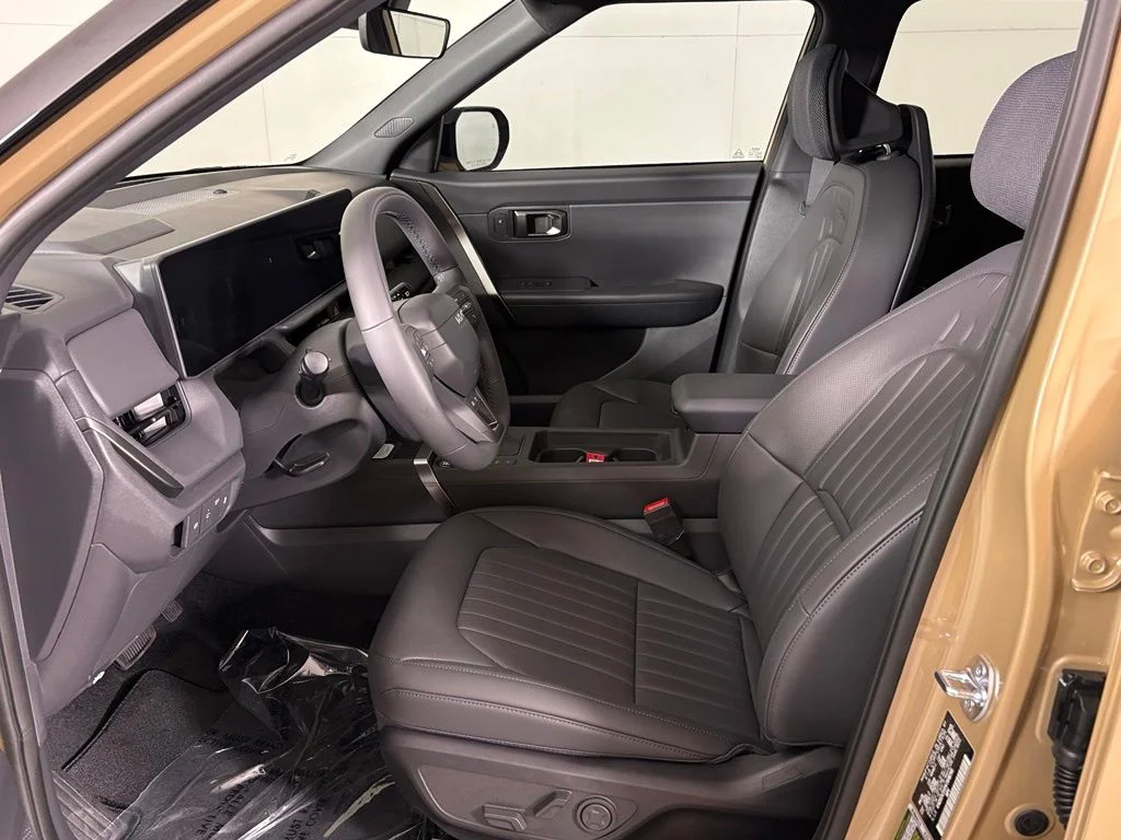 New 2027 Terrain Brown / Black Roof Kia X-Line S image 16