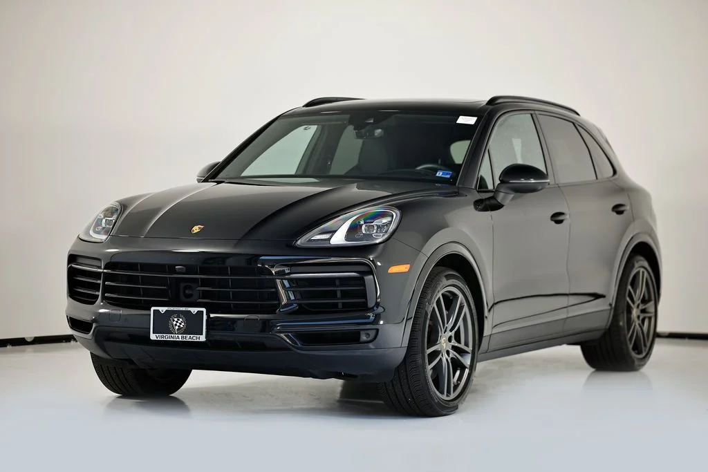 2023 Porsche Cayenne Platinum Edition's photo