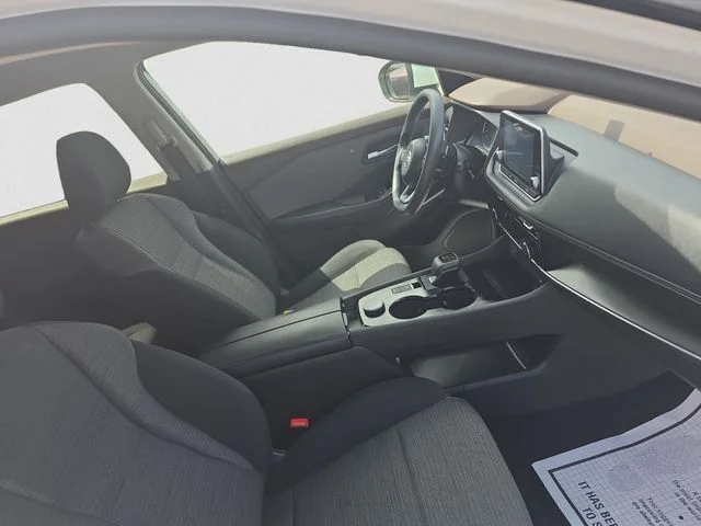 Used 2021 White Nissan SV image 15