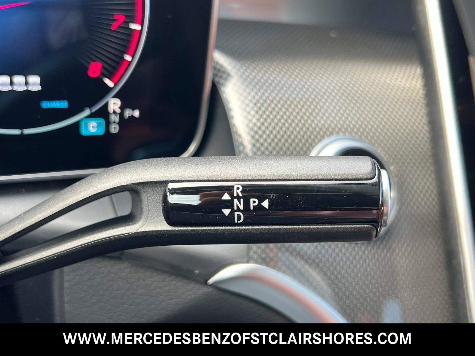 New 2027 Graphite Grey Metallic Mercedes-Benz GLC 300 image 33