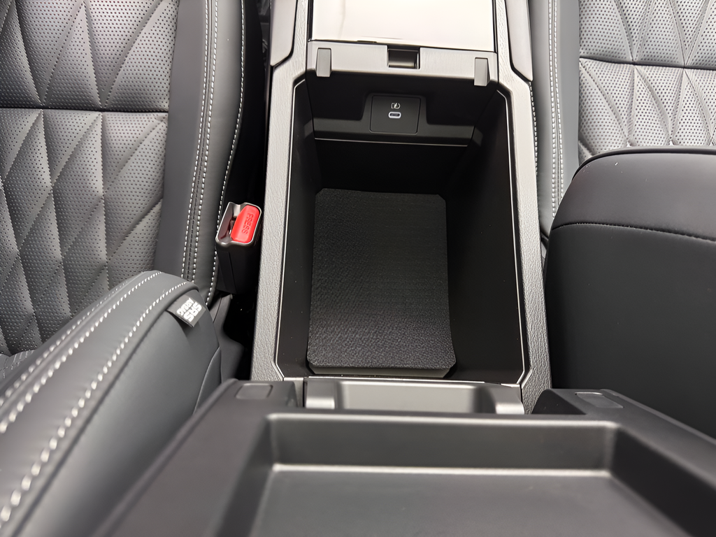 New 2026  Mitsubishi Black Edition image 23