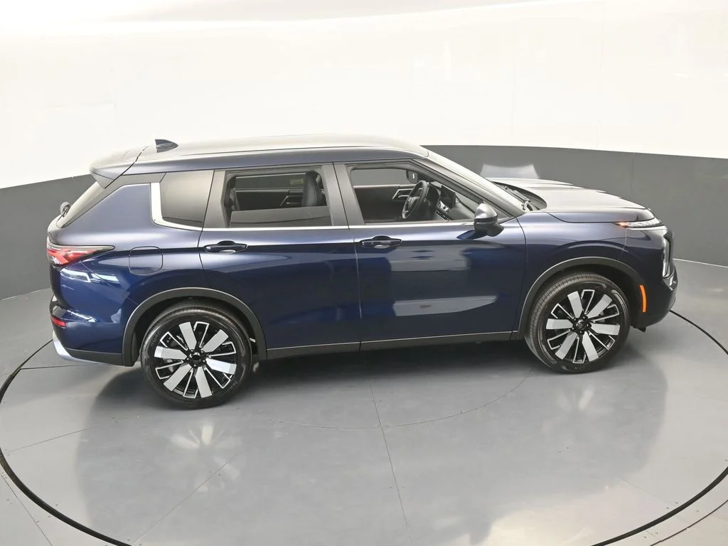 New 2026 Cosmic Blue Metallic Mitsubishi SE image 63