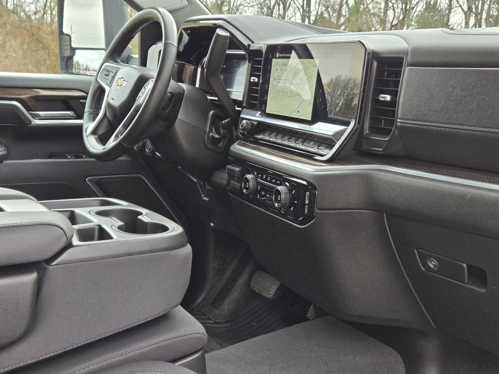 Used 2025 Summit White Chevrolet LT image 29