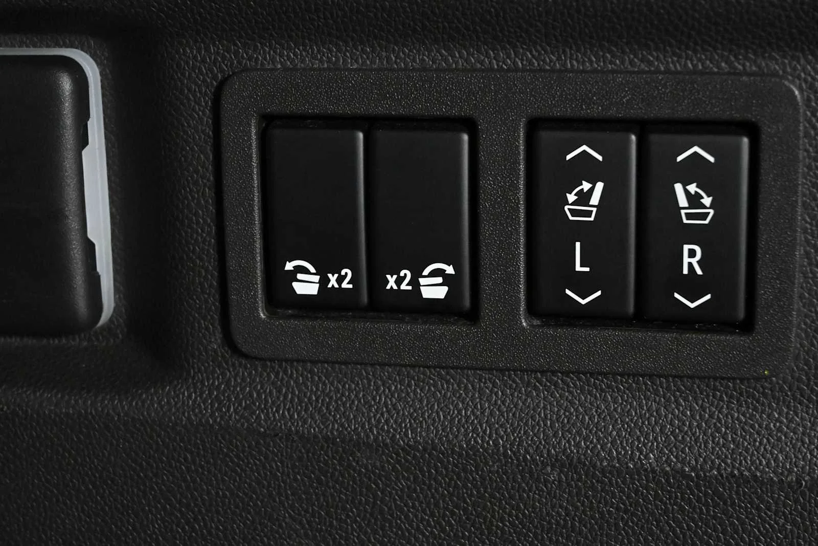 Used 2023 Summit White GMC Denali image 11