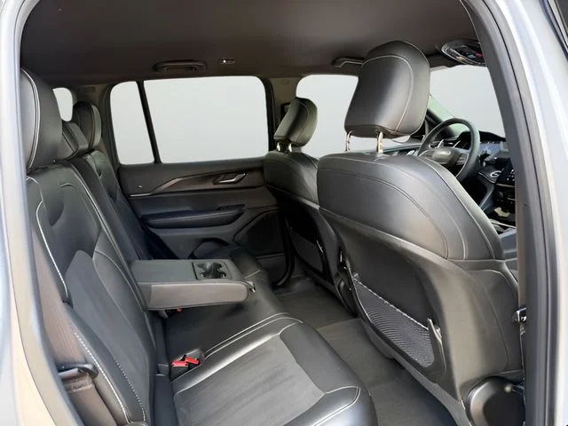 Used 2025 Silver Jeep Altitude image 27