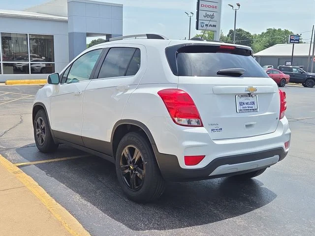 Used 2020 White Chevrolet LT image 7