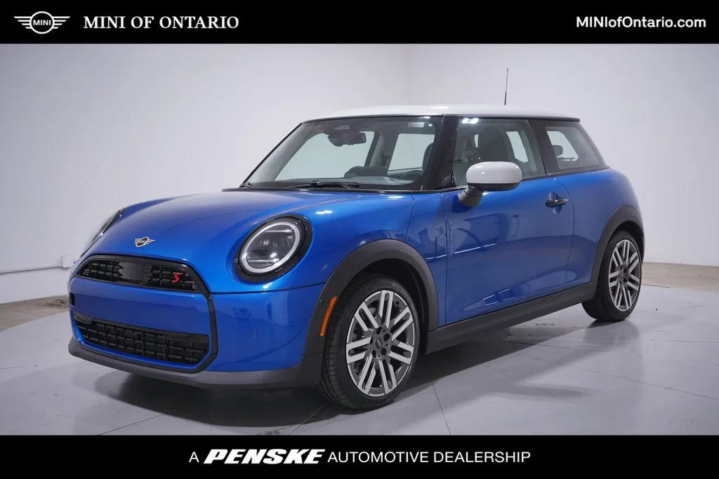2025 MINI Hardtop Cooper S Signature's photo