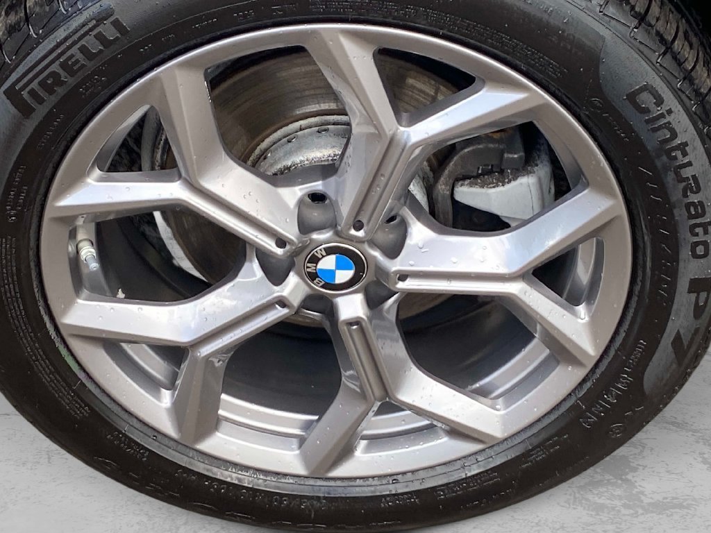 Used 2024 White BMW xDrive30i image 29
