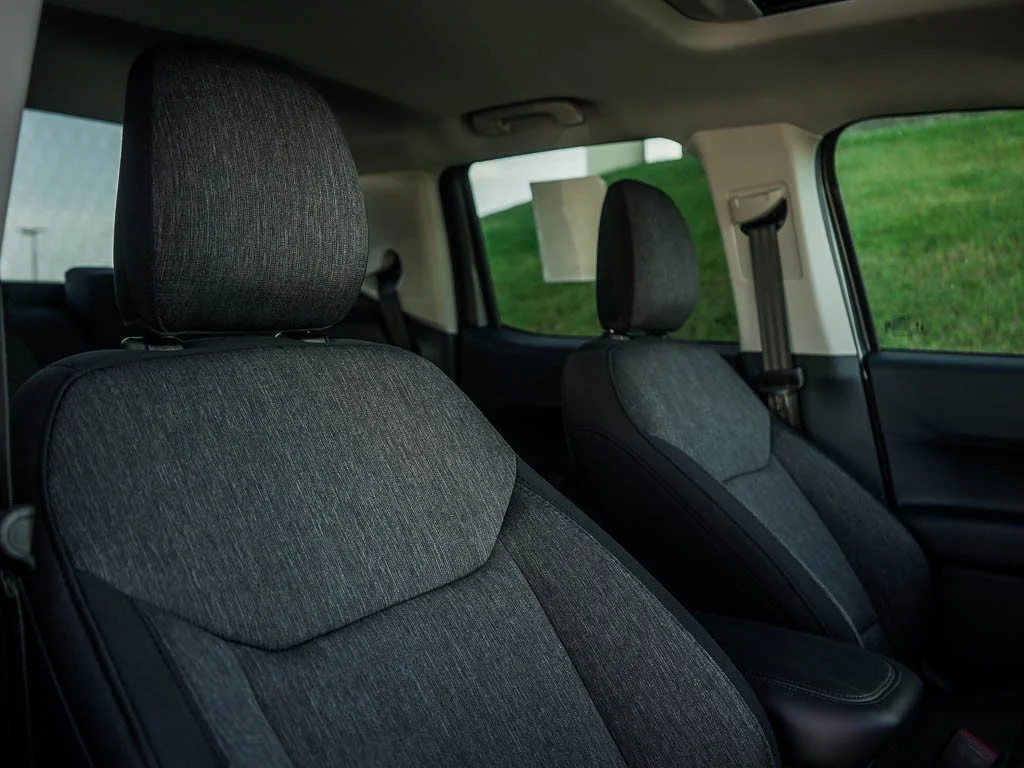 New 2026 Carbonized Gray Metallic Ford XLT image 9