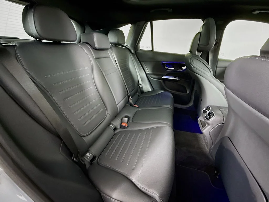 Used 2026  Mercedes-Benz GLC 300 image 28