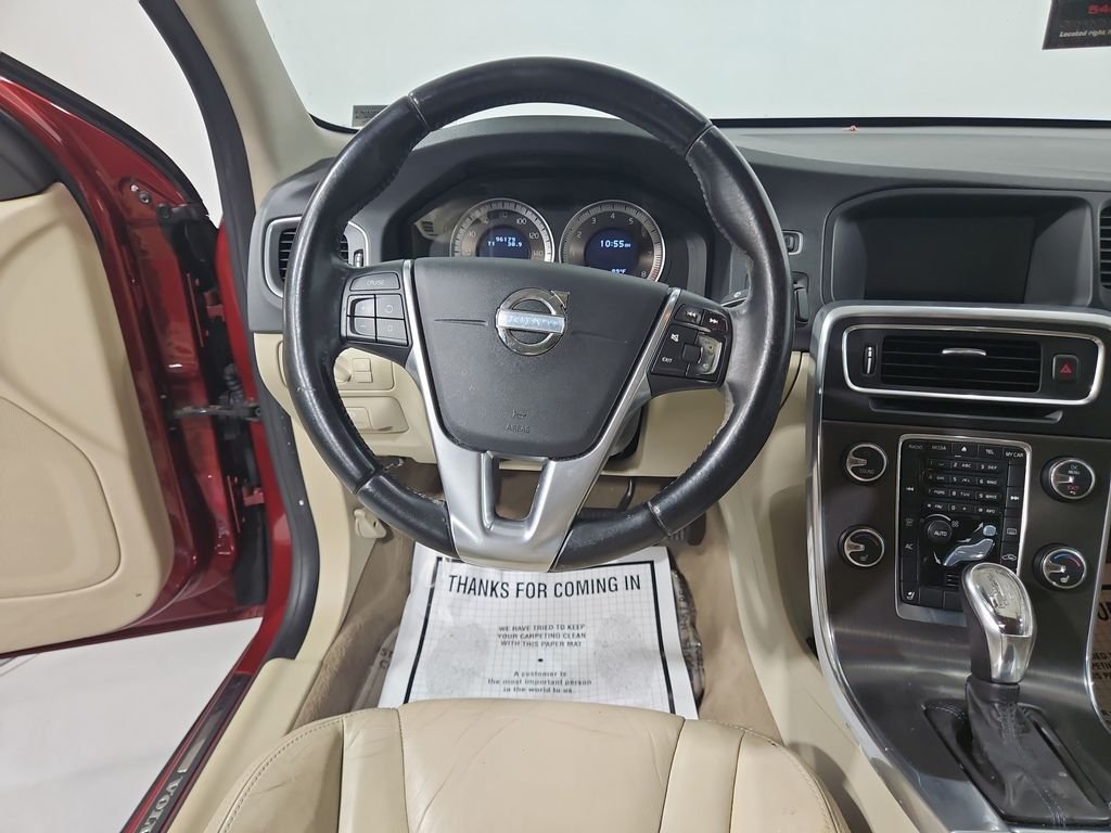 Used 2013 Red Volvo  image 13