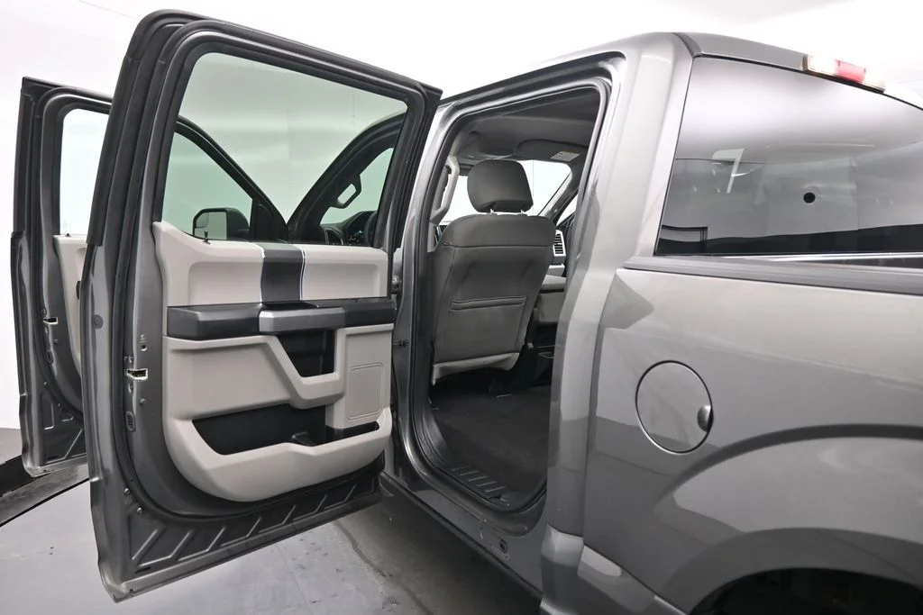 Used 2017 Gray Ford XLT image 13