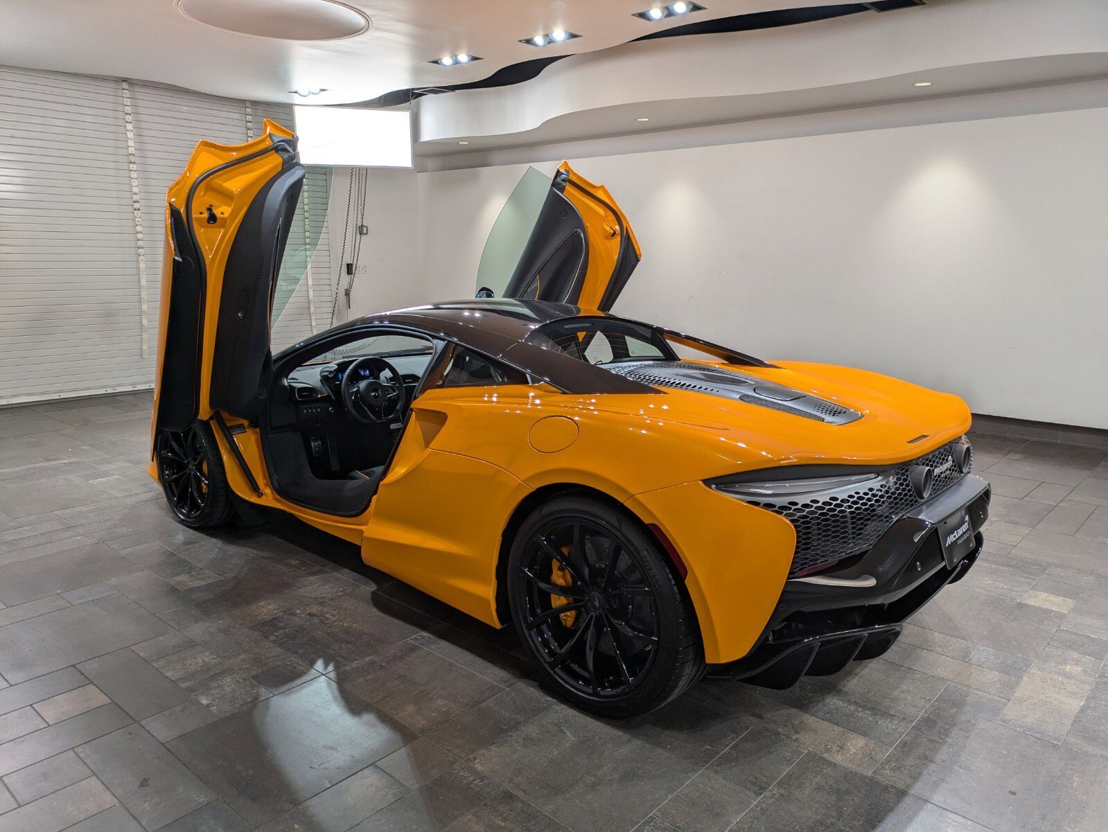 2025 McLaren Artura Vision - Photo 22