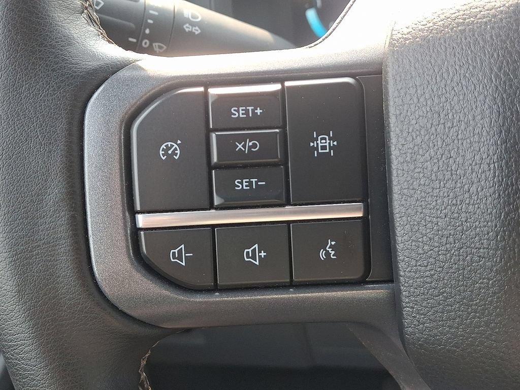 Used 2025 Silver Ford XLT image 21