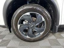Used 2025 Everest White Pearl Nissan SV image 8