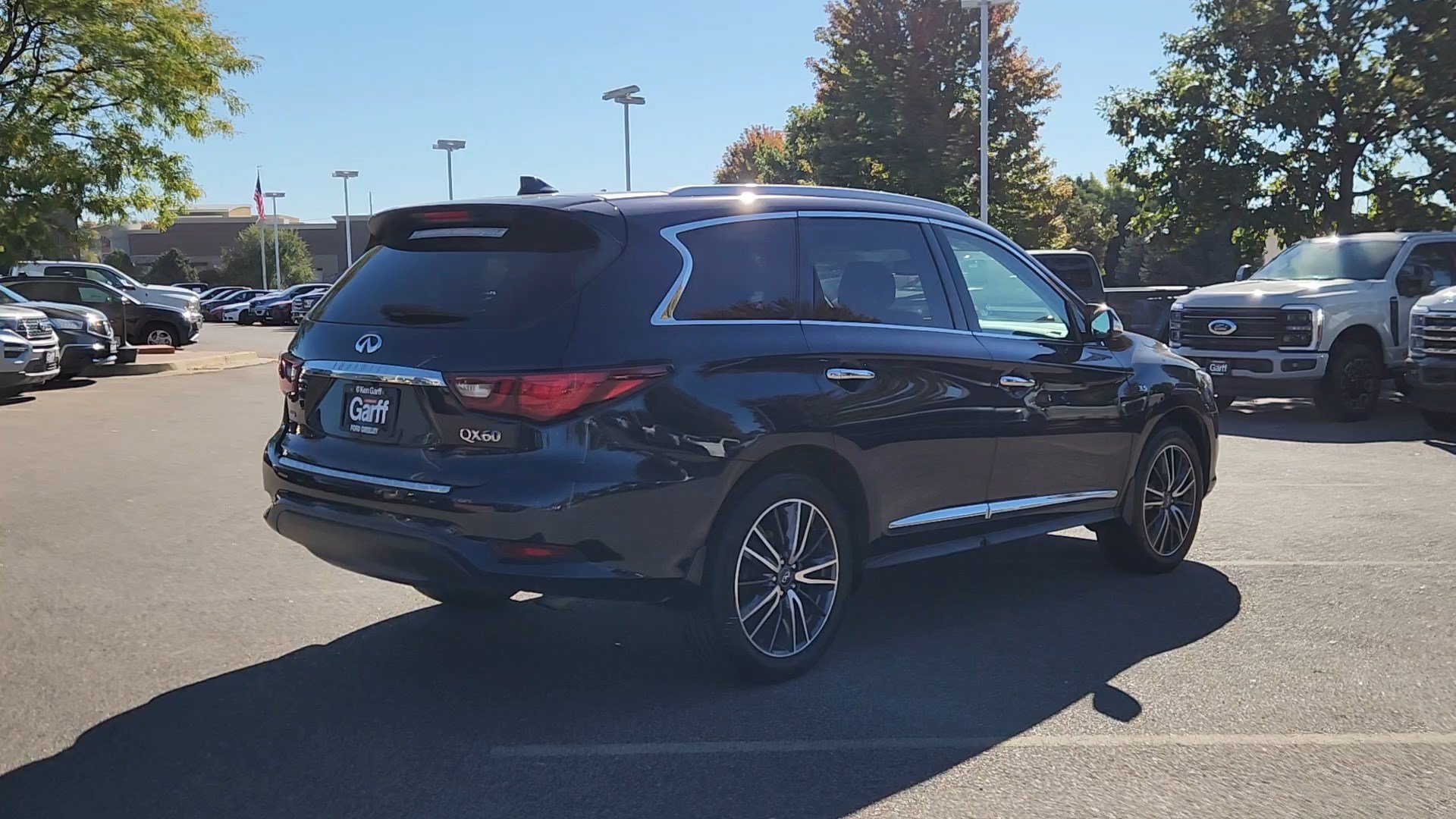 Used 2020 Hermosa Blue INFINITI LUXE image 13