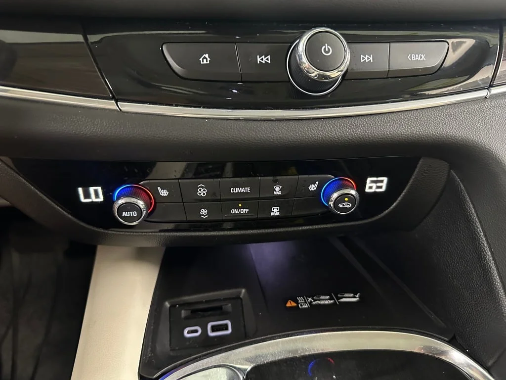 2024 Buick Enclave Essence - Photo 17