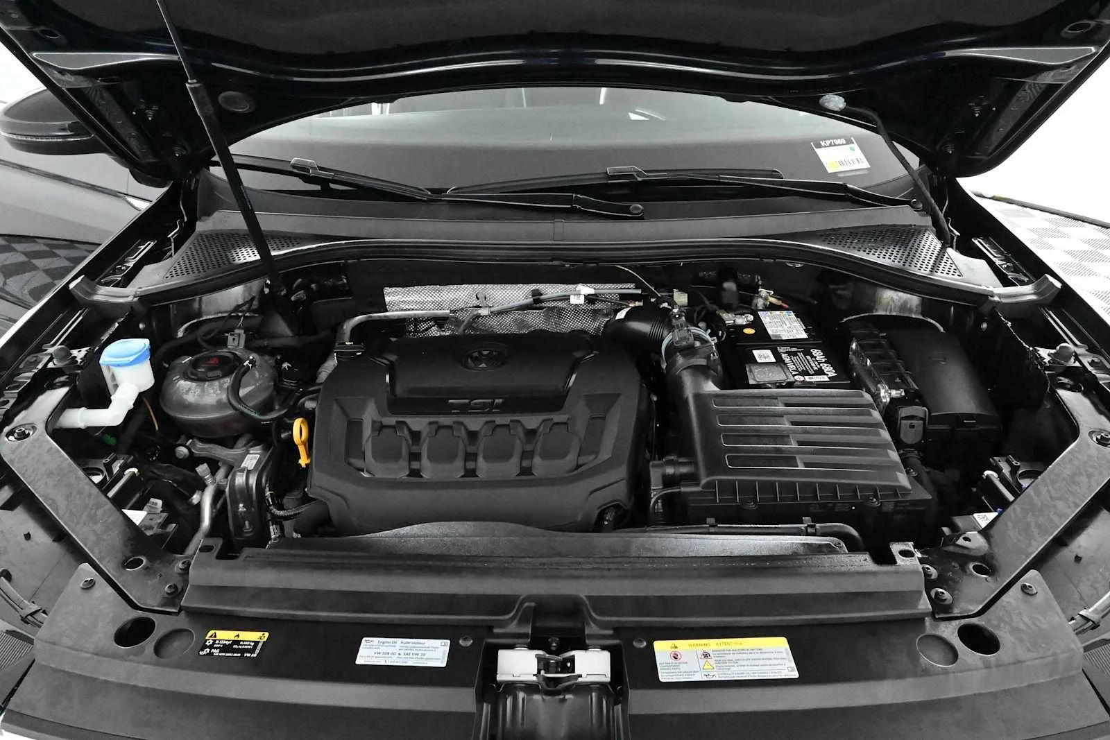 Certified Used 2023 Deep Black Pearl Volkswagen SE image 29
