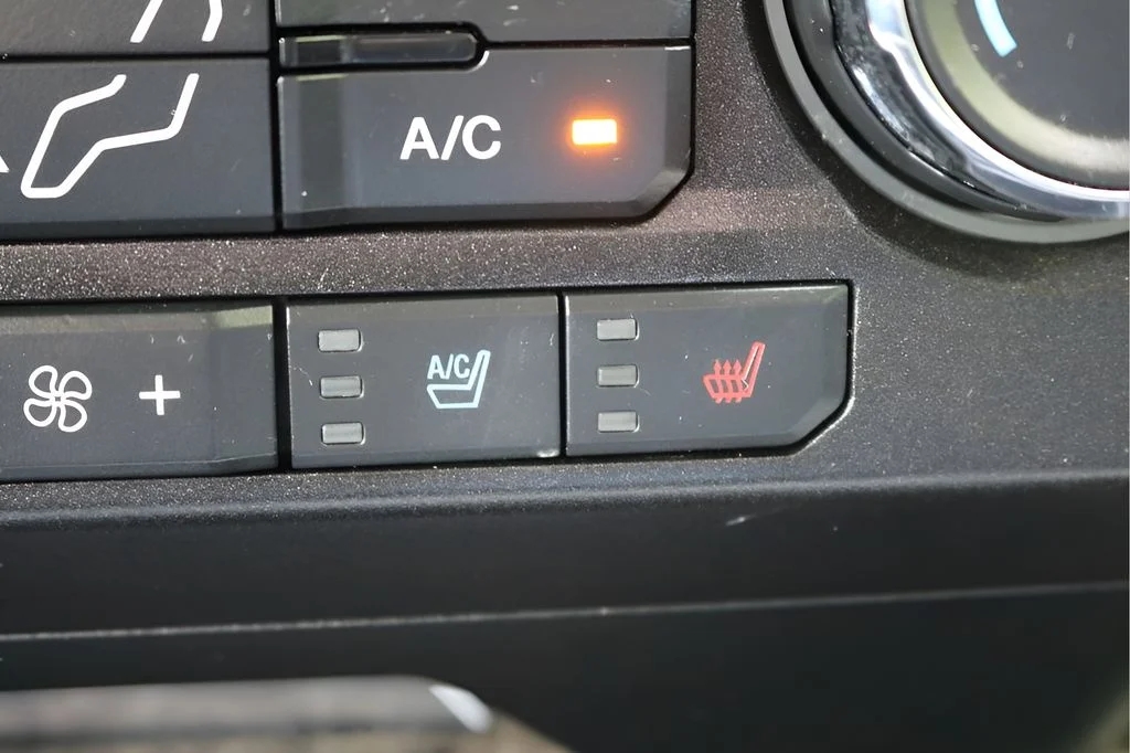 Used 2019 Gray Ford Lariat image 27