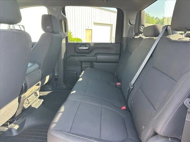 Used 2022 White Chevrolet Custom image 16