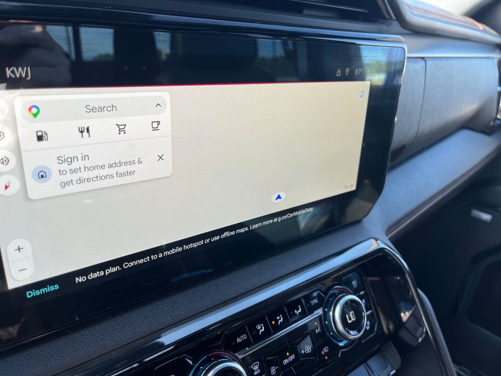 Used 2025 White GMC AT4 image 18