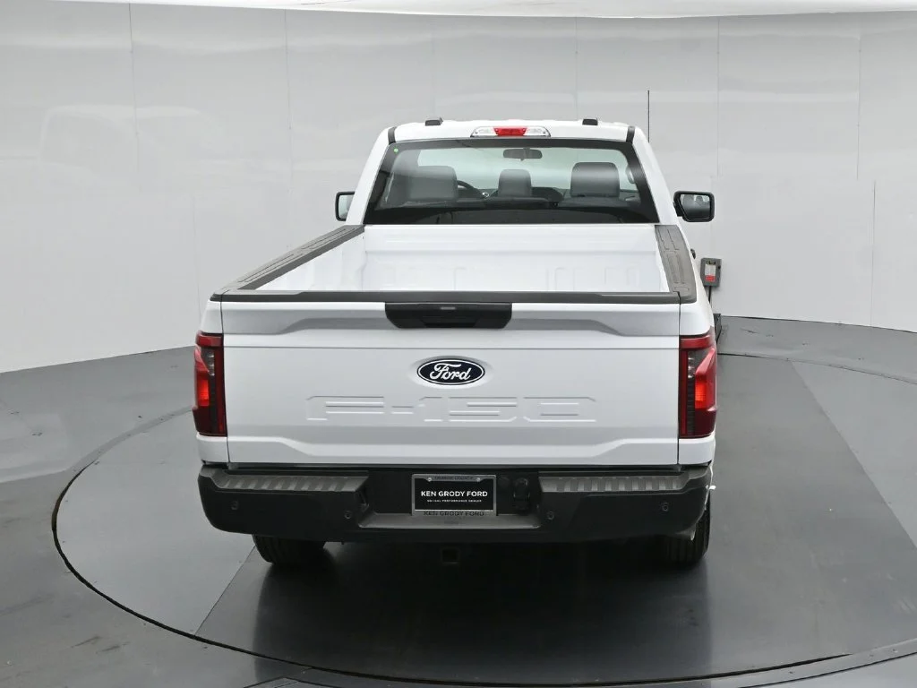 New 2026 Oxford White Ford XL image 31