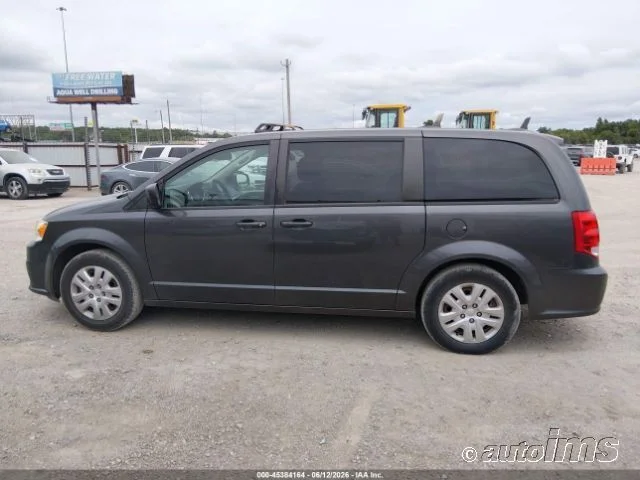 Used 2018 Gray Dodge SE image 6