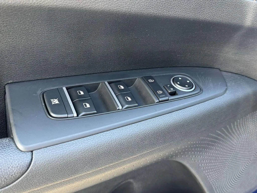 Used 2022 Deep Sea Blue Kia LXS image 19