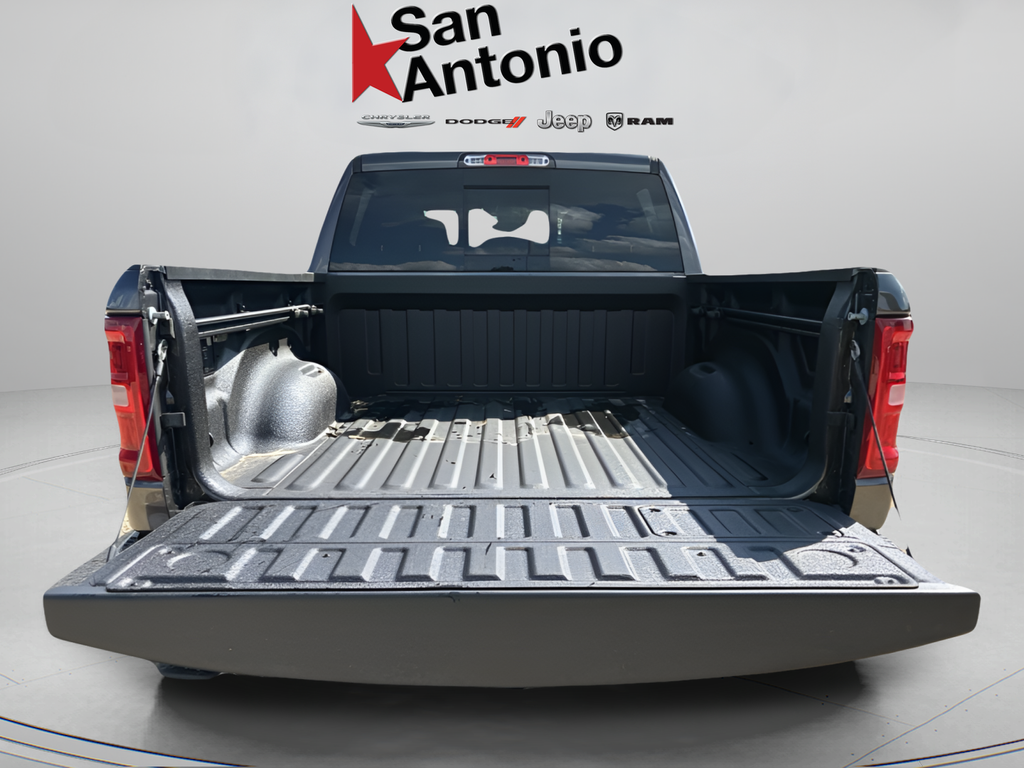 New 2026 Granite Crystal Metallic Clear-Coat Exterior Paint RAM Laramie image 40