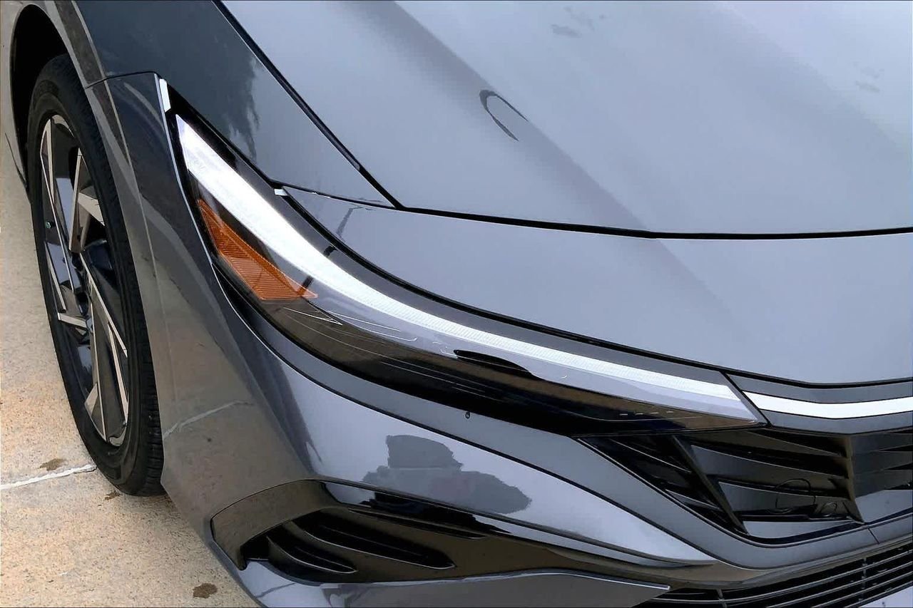 New 2026 Ecotronic Gray Hyundai Limited image 13