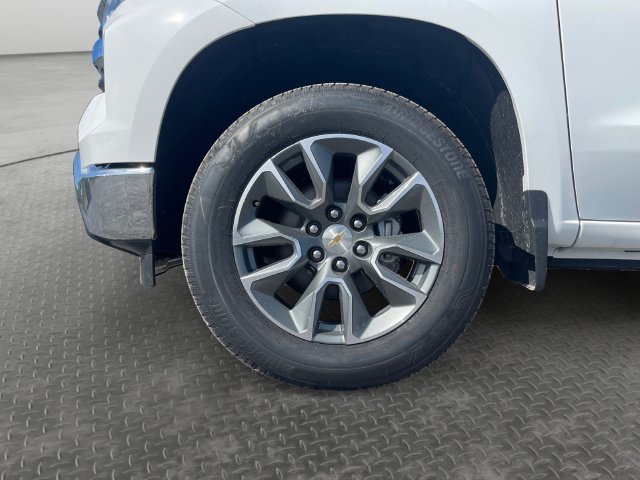 New 2026 Summit White Chevrolet LT image 9