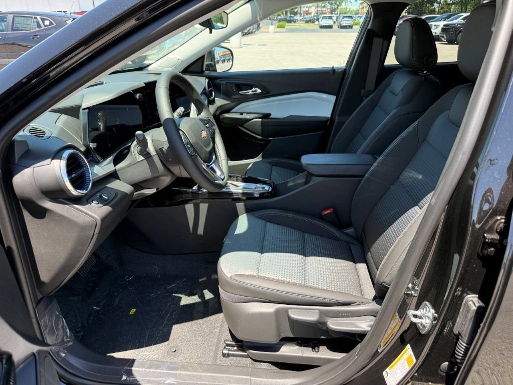 2026 Chevrolet Trax LT - Photo 11