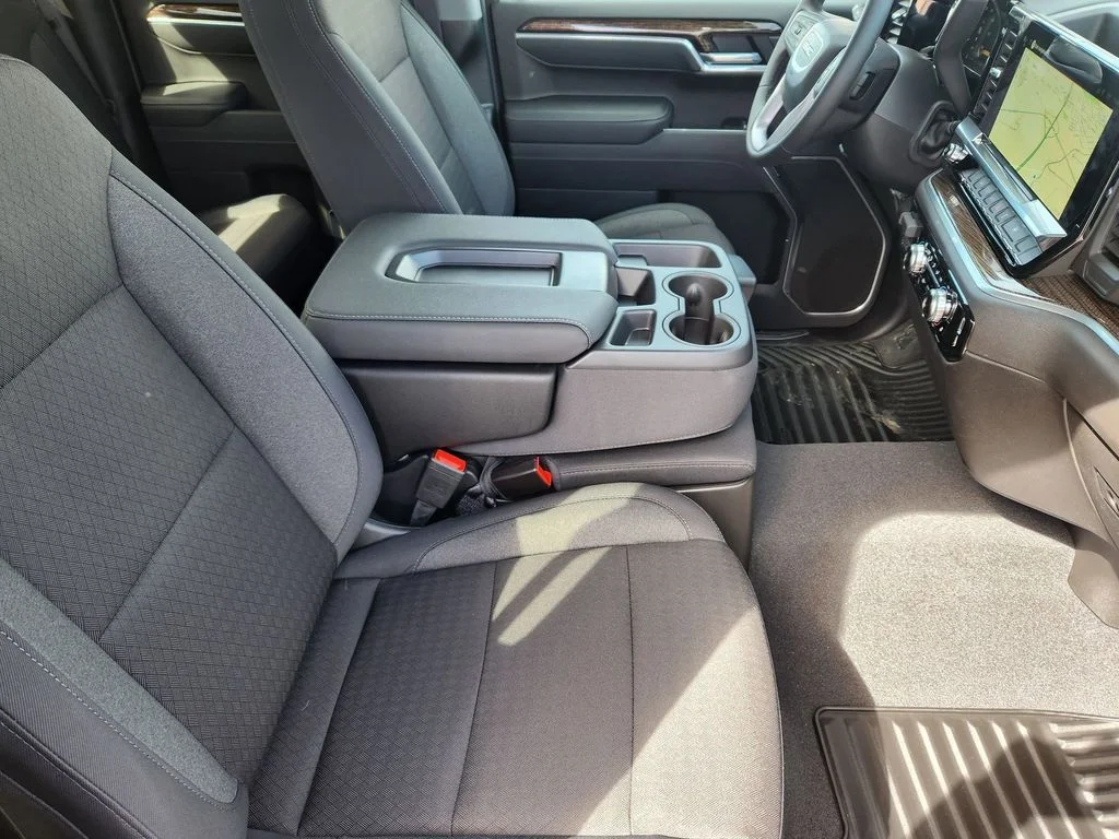 New 2026 Sterling Metallic GMC Elevation image 9