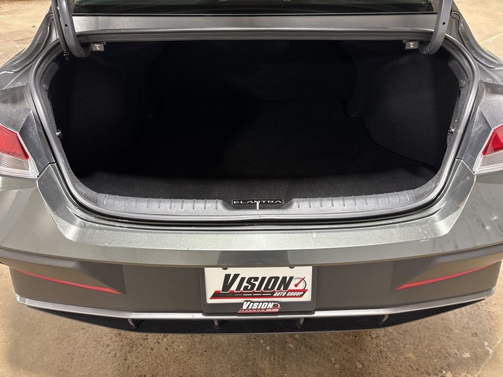 Used 2024 Gray Hyundai SEL image 12