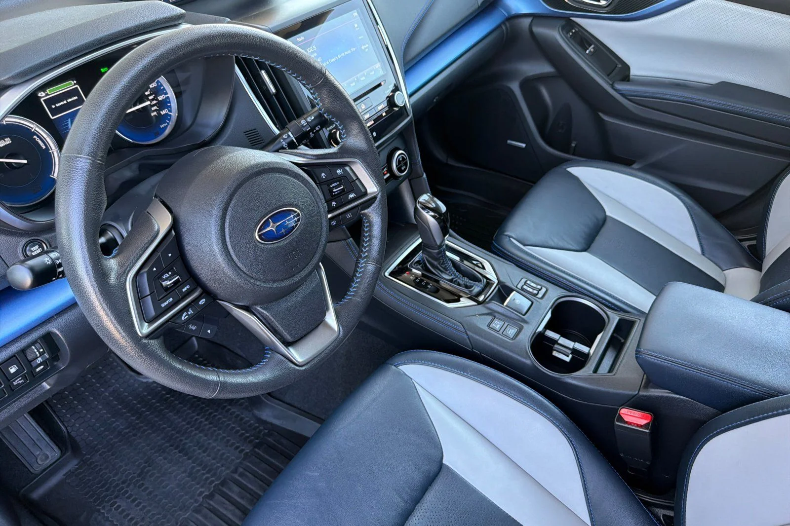 Used 2019 White Subaru Hybrid image 12