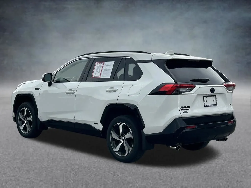 Used 2023 White Toyota SE image 3